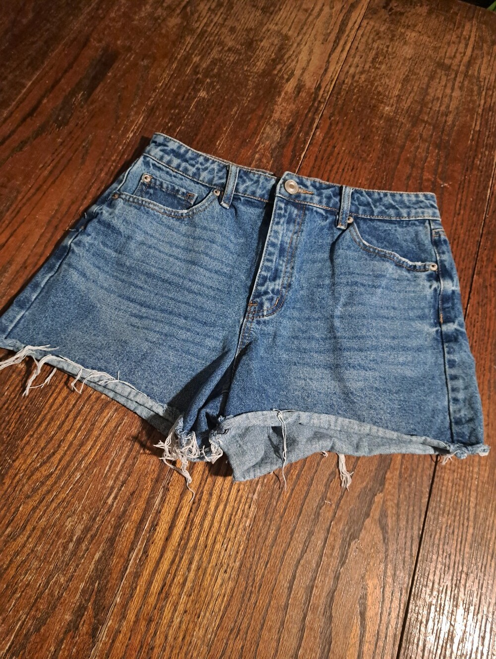 Size 10 Rue21 Denim Jeaj Raw Hem Cut Off Cotton Shorts With Pockets Belt Loops